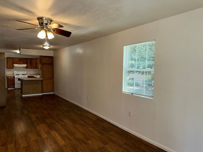Foto del edificio - 190 Hudson Drive