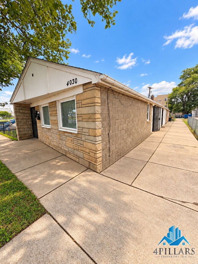 Building Photo - 4030 Alexander Ave