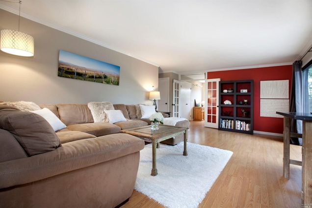 Living Room - 140 Cypress Pl