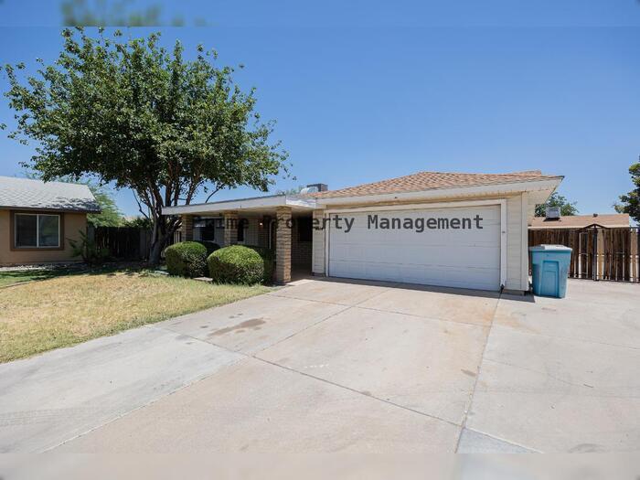 Primary Photo - 8616 W Whitton Ave