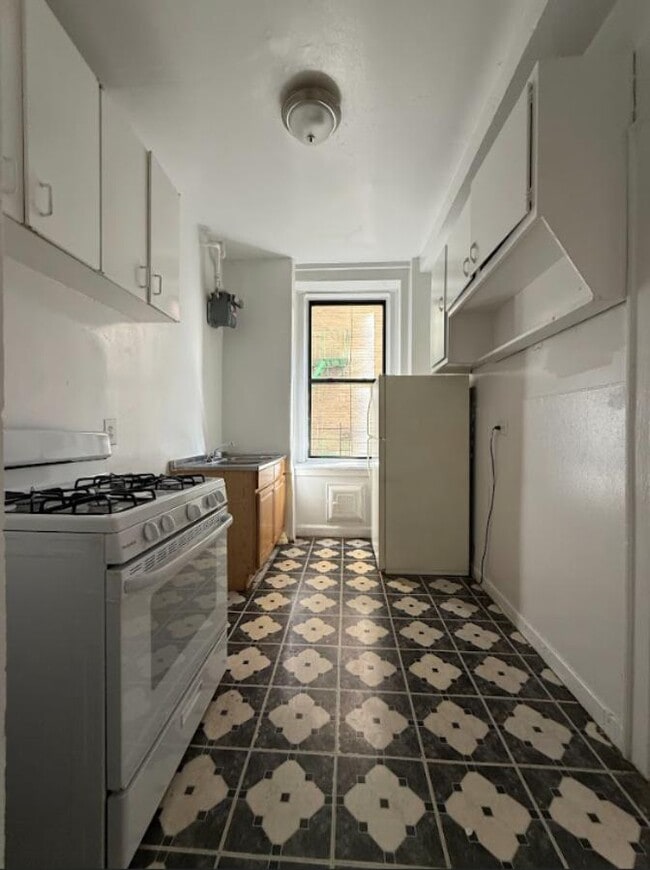Building Photo - Edgecombe Avenue