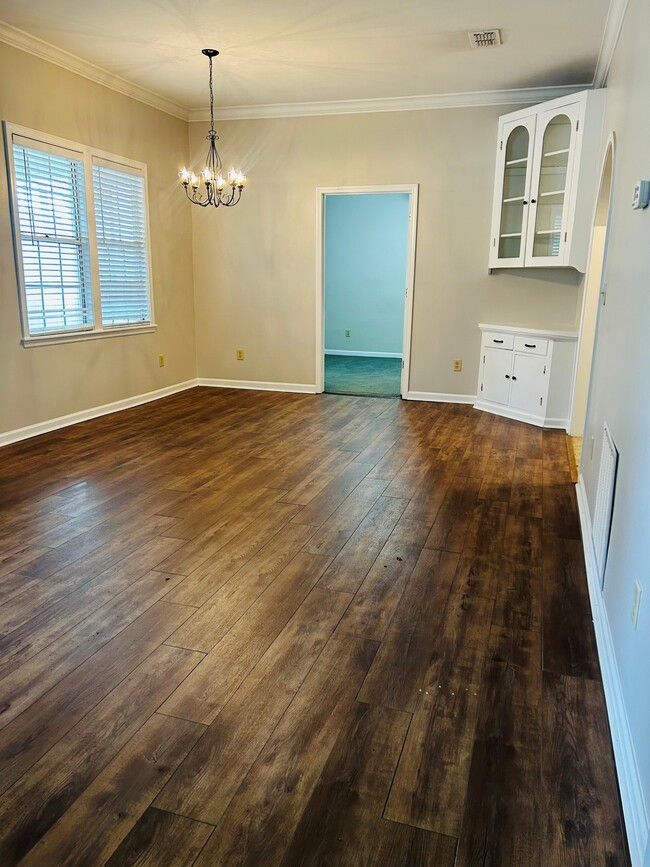 Foto del edificio - 4445 Irvington Ave