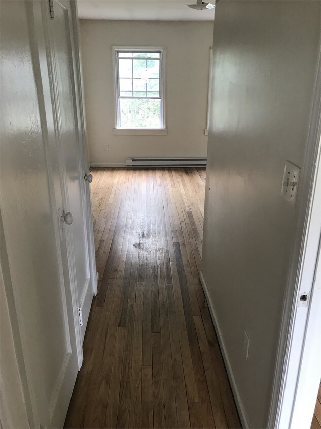 109 Jackson Ave Unit Apt D, Schenectady, NY 12304 Apartment for Rent