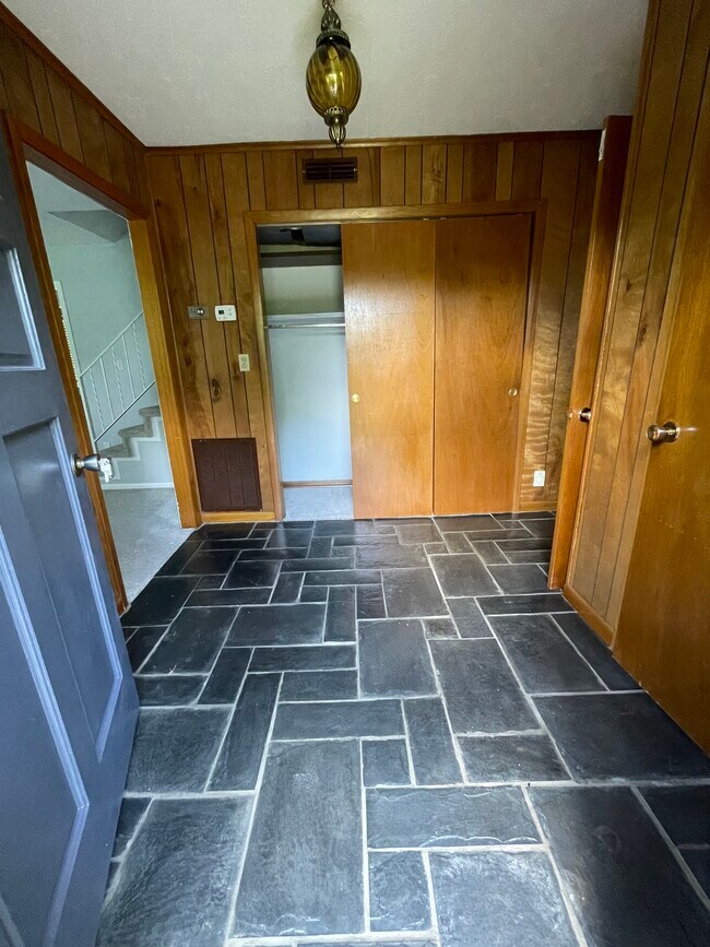 Entry Foyer - 10516 Pinedale Dr