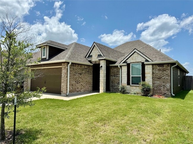 Foto del edificio - 808 Fallbrook Dr