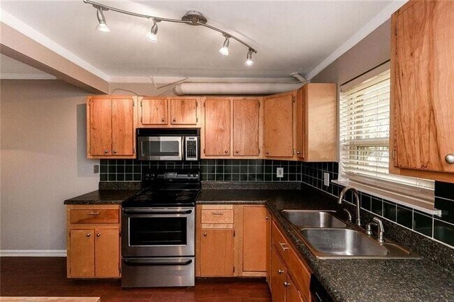 Foto del edificio - 1130 Riverbend Club Dr SE