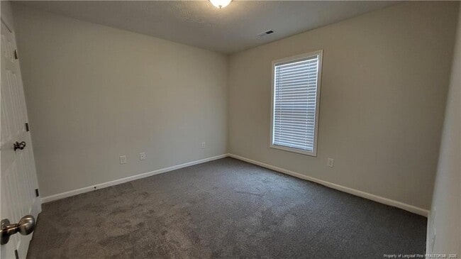 Building Photo - 1105 Woodridge Dr