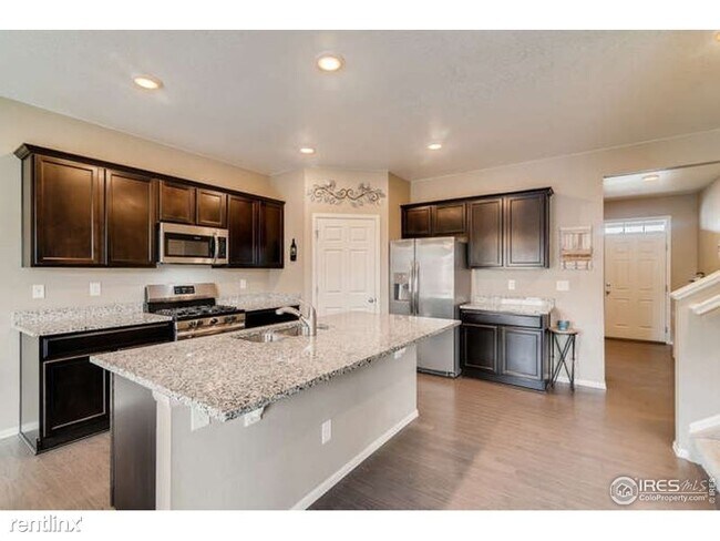 Building Photo - 5 br, 3 bath House - 922 Birchdale Ct