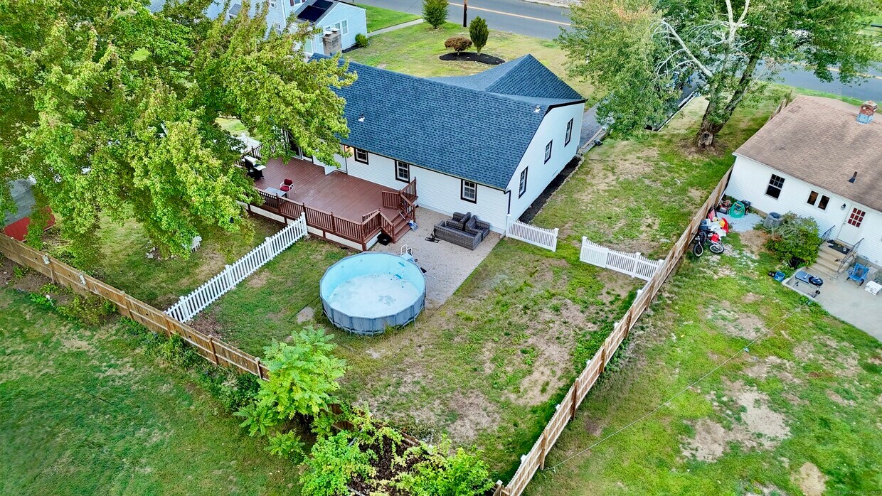 Foto del edificio - 1225 Cutspring Rd
