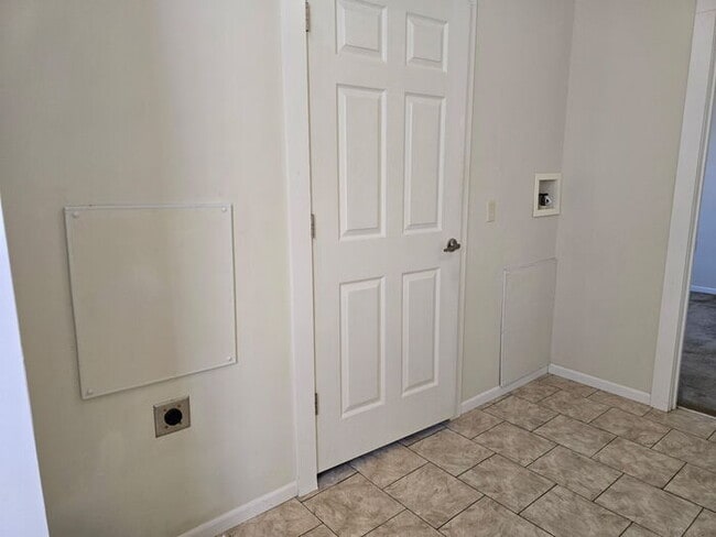 Foto del edificio - 2079 Pine Hill Rd