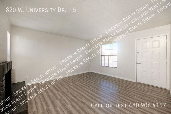Foto del edificio - 820 W University Dr