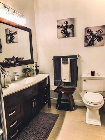 Building Photo - 6437 Park Lake Cir