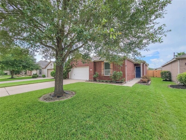 Building Photo - 1610 Pointe Leone