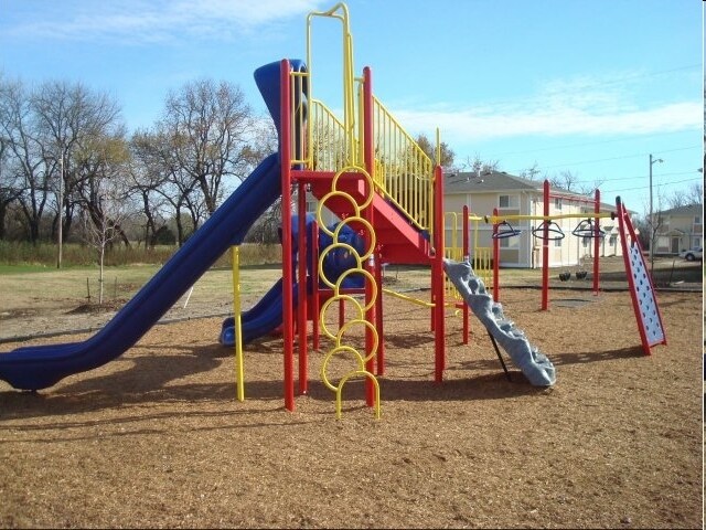 Foto principal - Mendota Creek Apartments