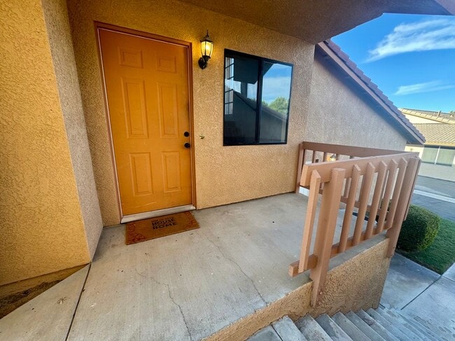 Building Photo - 27535 Lakeview Dr