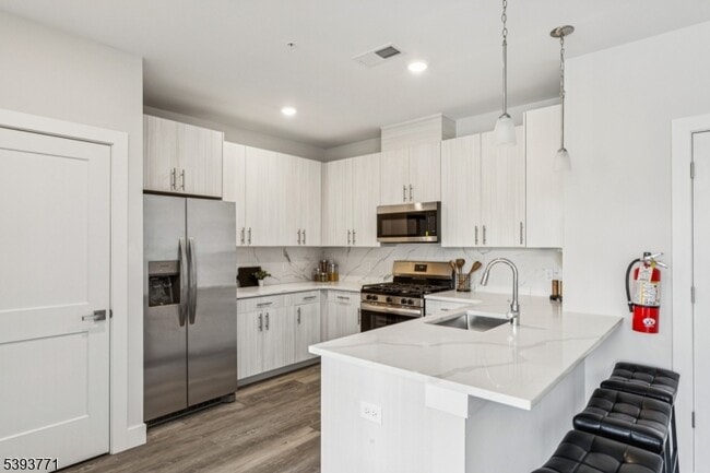 Foto del edificio - 140 W Webster Ave