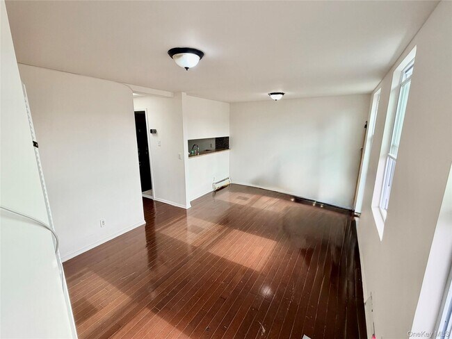 Foto del edificio - 1227 Bryant Ave