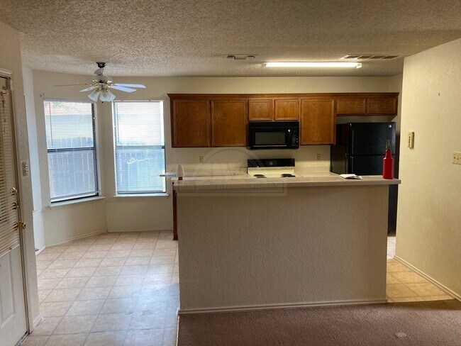 Foto del edificio - 2607 Schulze Dr