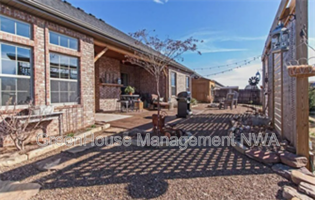 Building Photo - 305 Blair Cir