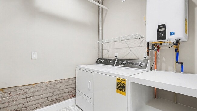 Foto del edificio - 119 S Main St