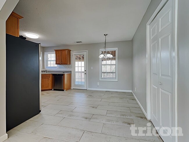 Building Photo - 63 Cliff View Dr