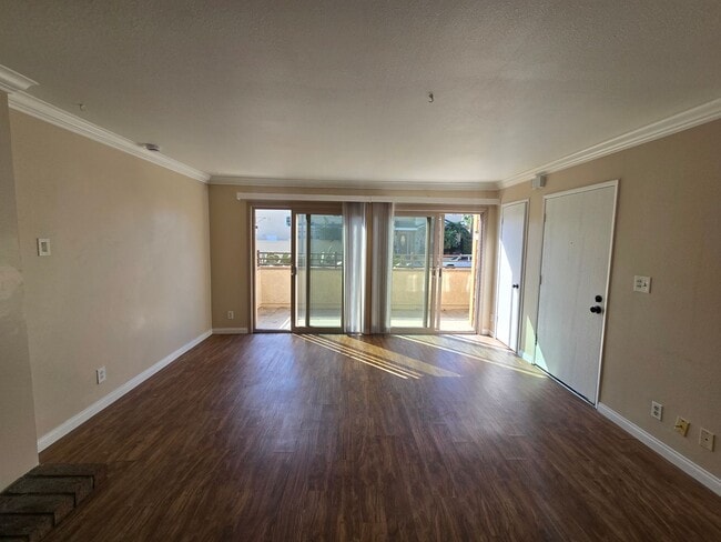 Building Photo - 918 Palm Ave