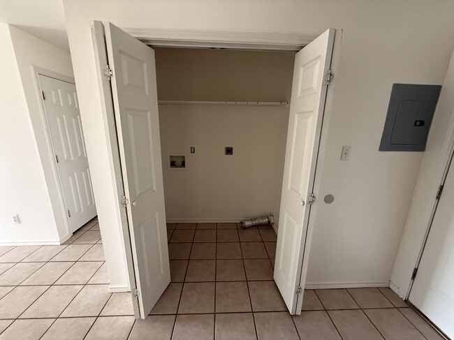 Laundry room - 107 Alyssa Dr