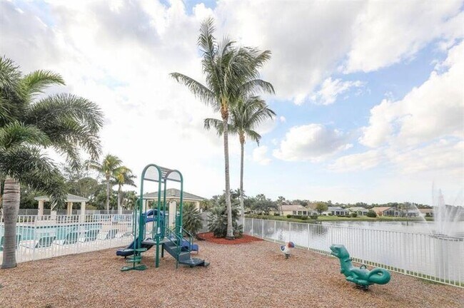 Building Photo - 806 SW Rocky Bayou Terrace