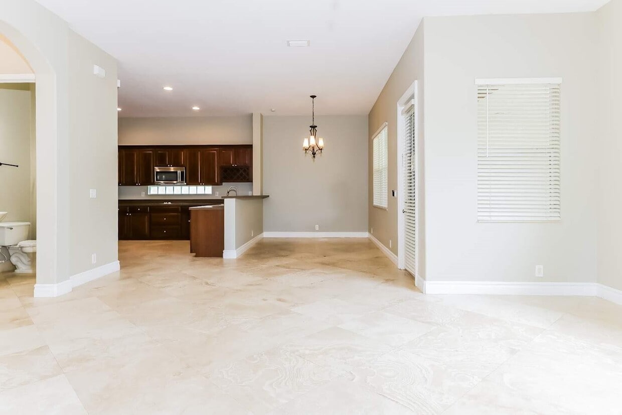 Primary Photo - 1073 Grove Park Cir