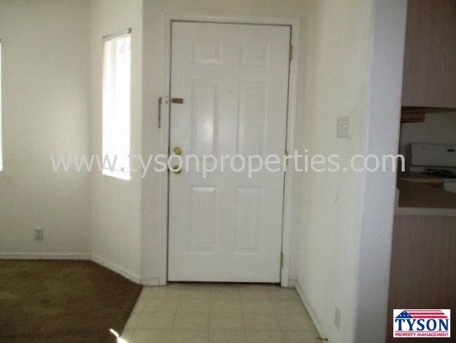 Building Photo - 7100 Labrador Dr NE