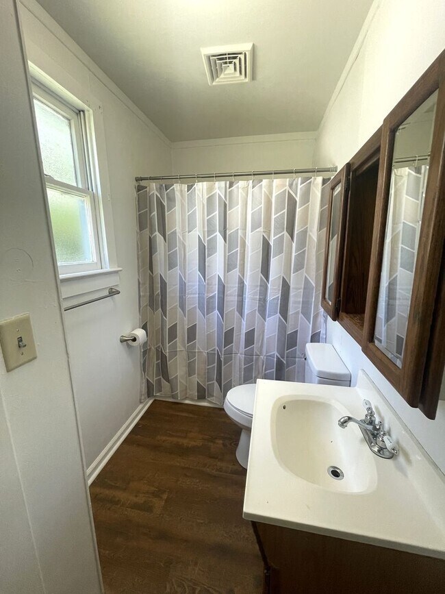 Foto del edificio - 3 Bed House For Rent in Elsberry