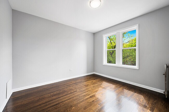 Building Photo - 7721 S Kingston Ave