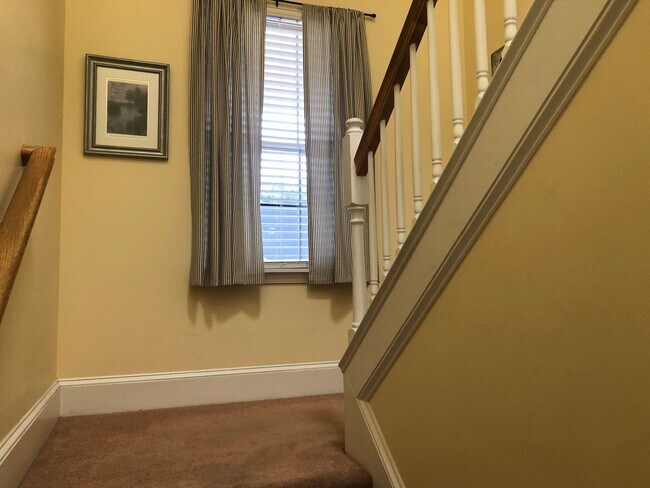 Foto del edificio - 4430 Lady Banks Ln