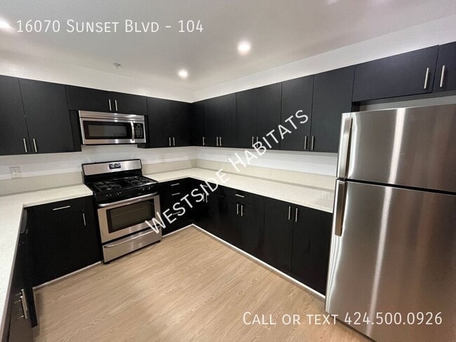 Building Photo - 16070 Sunset Blvd