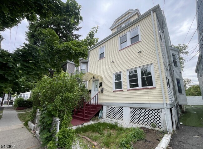 Foto del edificio - 8 Treacy Ave