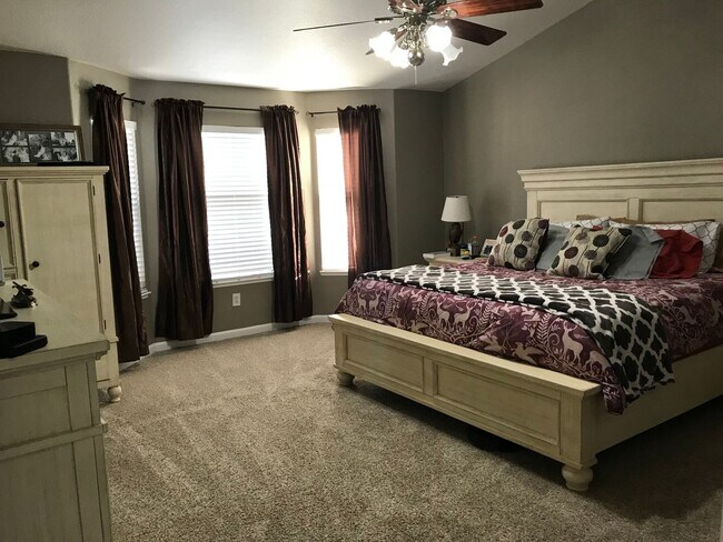 Foto del edificio - Spacious 5BR House in Sparks