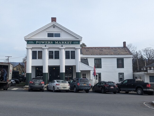 Building Photo - 9 Main St
