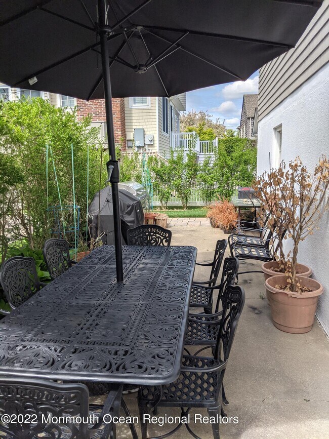 Foto del edificio - 108 Lincoln Ln