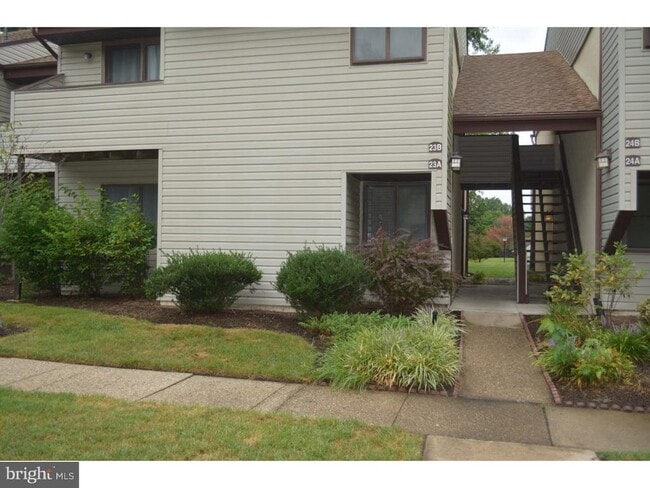 Building Photo - 23B E Daisy Ln