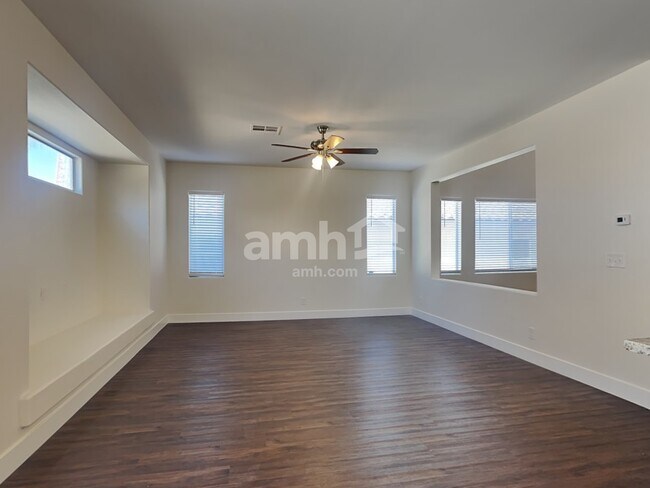 Foto del edificio - 10410 Glowing Cove Avenue