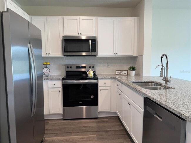 Building Photo - 1213 BALSAM Dr