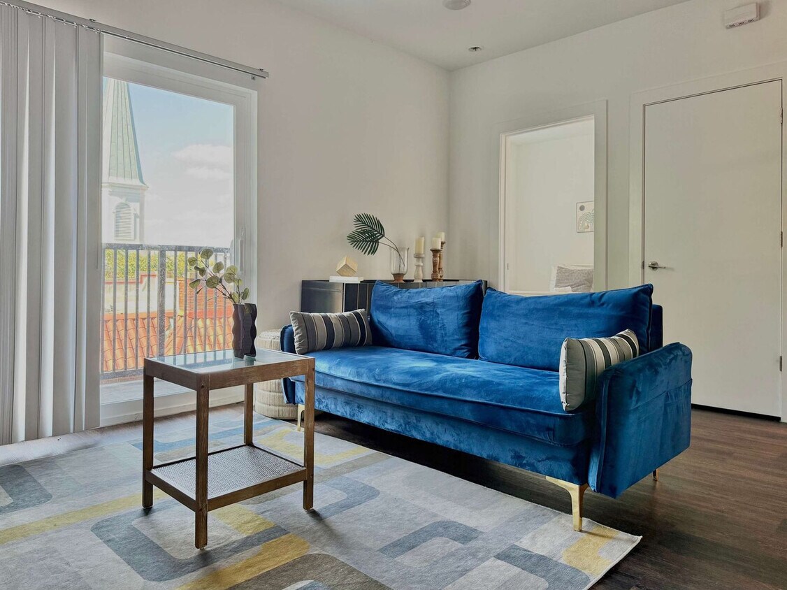 Foto principal - 542 Boulevard NE