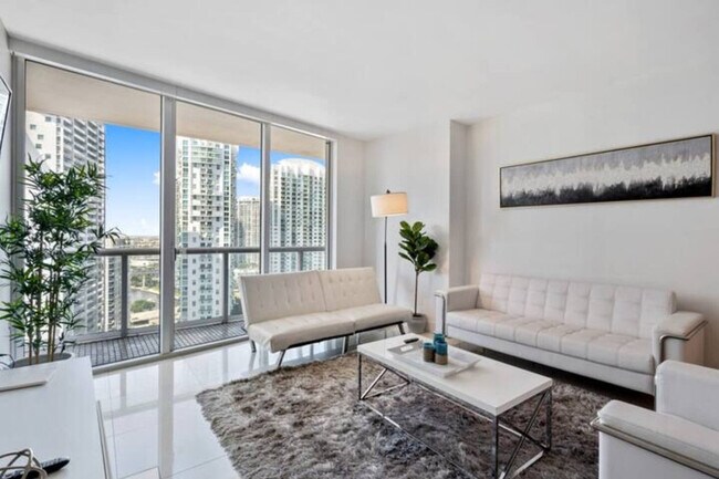 Building Photo - 481 Brickell Ave
