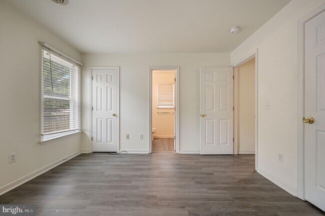 Foto del edificio - 49 Winding Wood Dr
