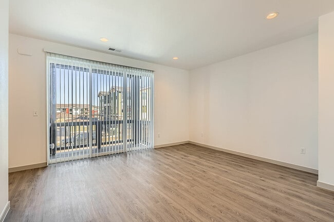 19290 E. 59th Ave 103 - Web Quality - 005 - 08 Living Room - Landings at Gateway