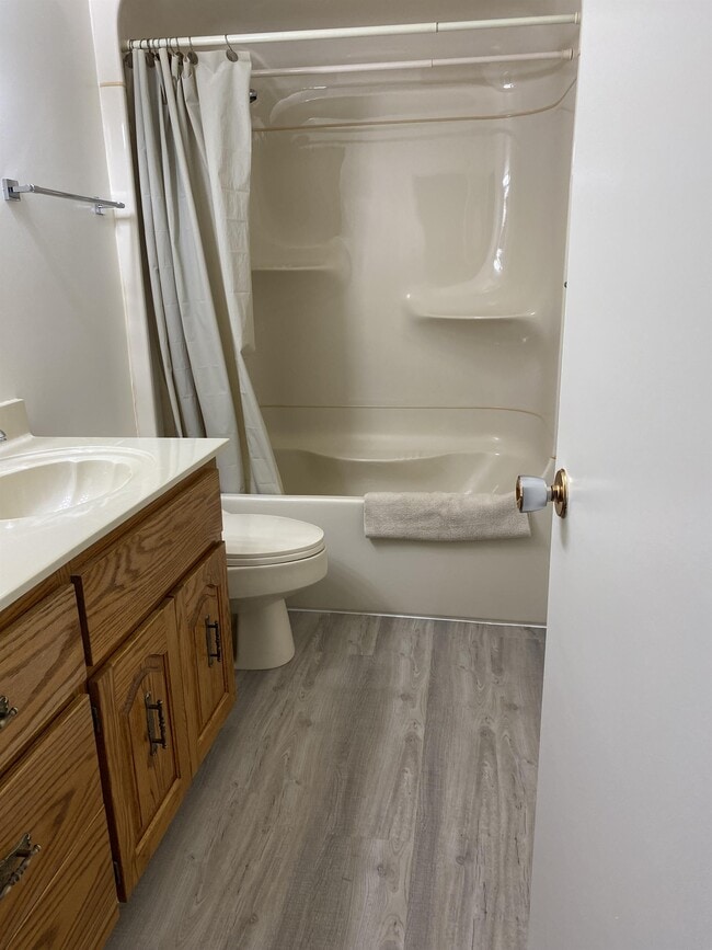 Photo du bâtiment - 232 Frontenac Dr