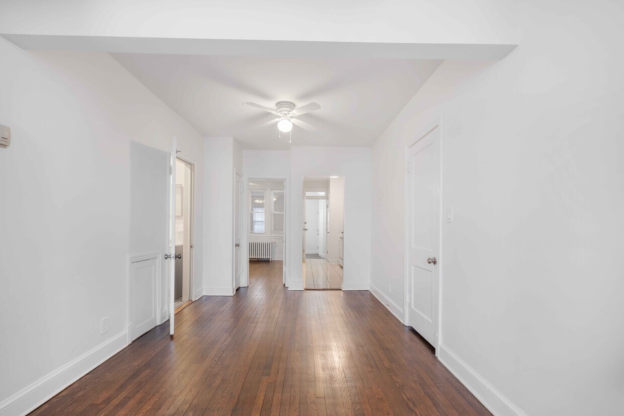 Foto principal - 3930 10th St NE