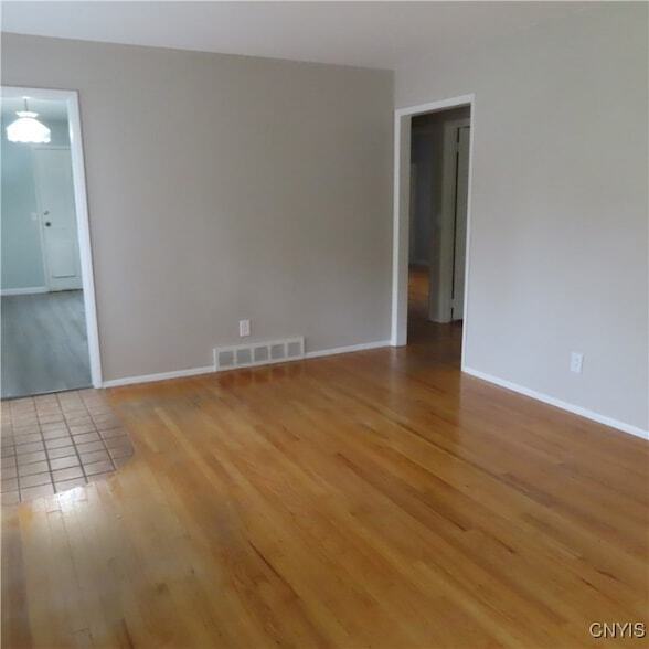 Foto del edificio - 7843 Glenwood Dr N