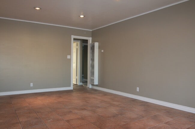 Building Photo - 12029 Gridley Rd