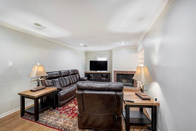 Foto del edificio - 6015 Valley Forge Dr